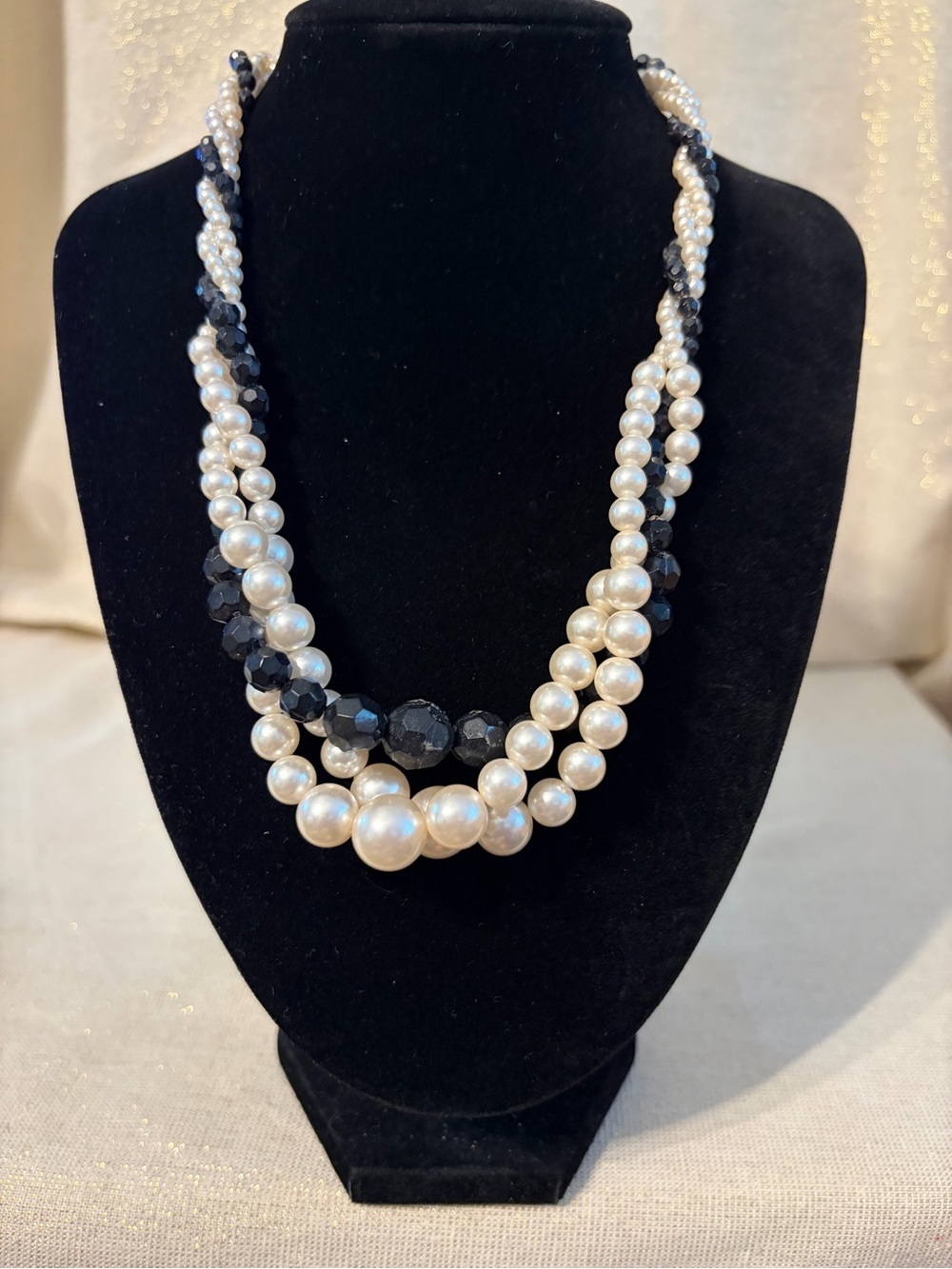 Roman Elegant Black and White Pearl Multi-Strand Necklace